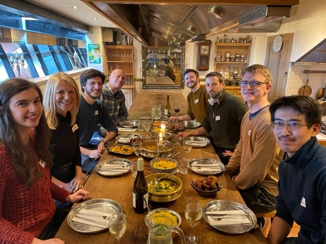 This image has an empty alt attribute; its file name is foodat-52.jpg